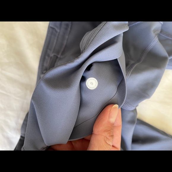 Lululemon Time To Sweat Crop 23" like new size 6 - Picture 2 of 5